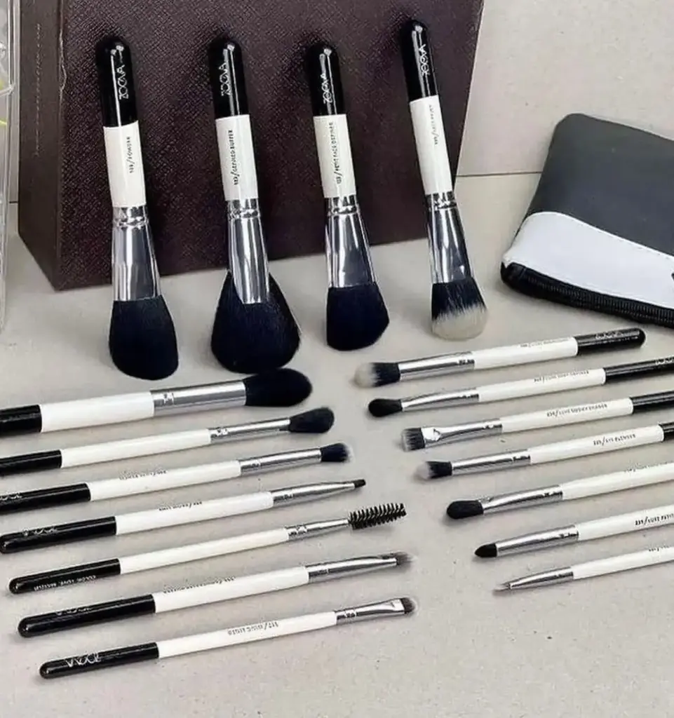 ZOEVA BRUSH SET WITH BAG