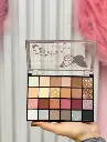 LAREEN FLY WITH THE WIND EYESHADOW PALETTE